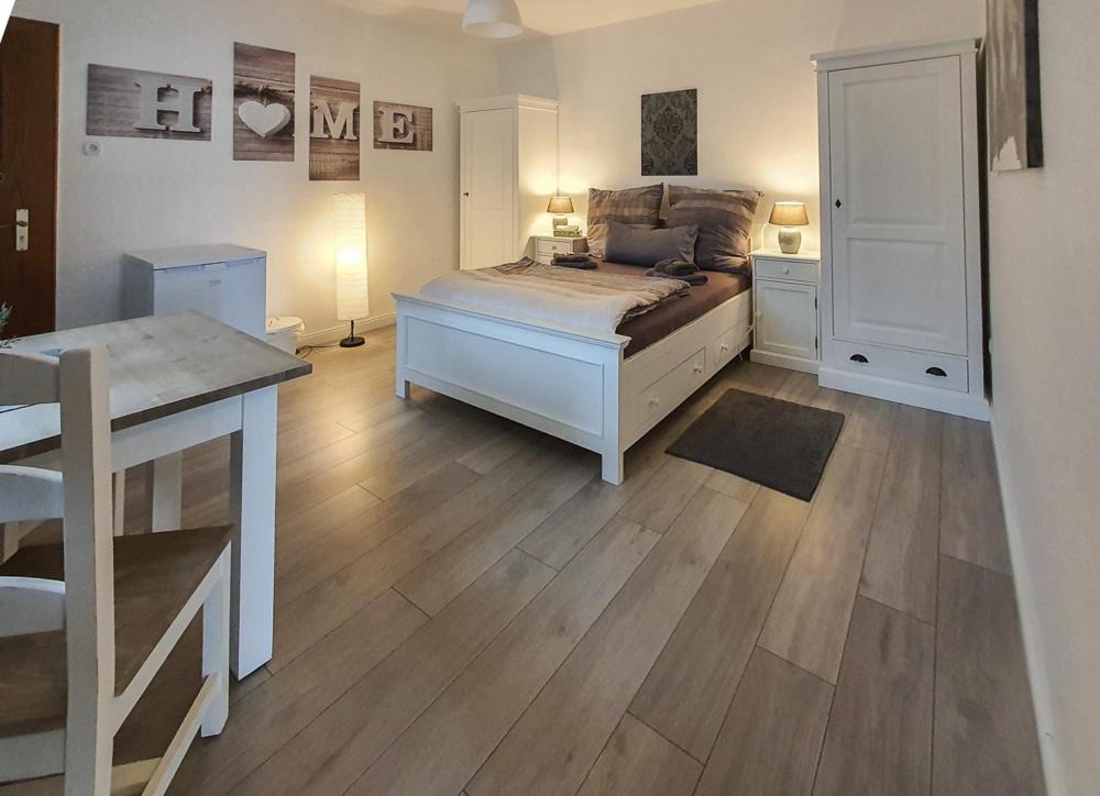 Friendly Home - Klinkerhof Bornheim  Buitenkant foto