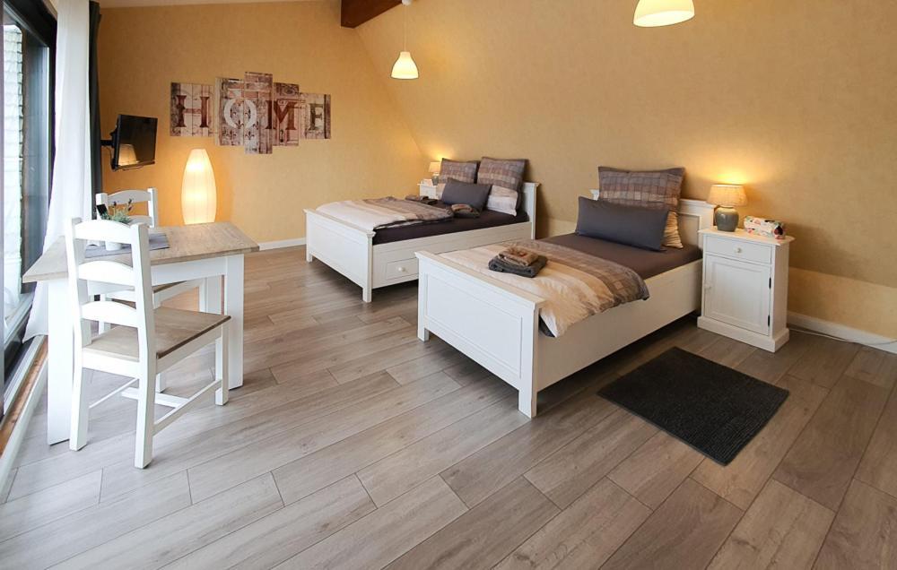 Friendly Home - Klinkerhof Bornheim  Buitenkant foto