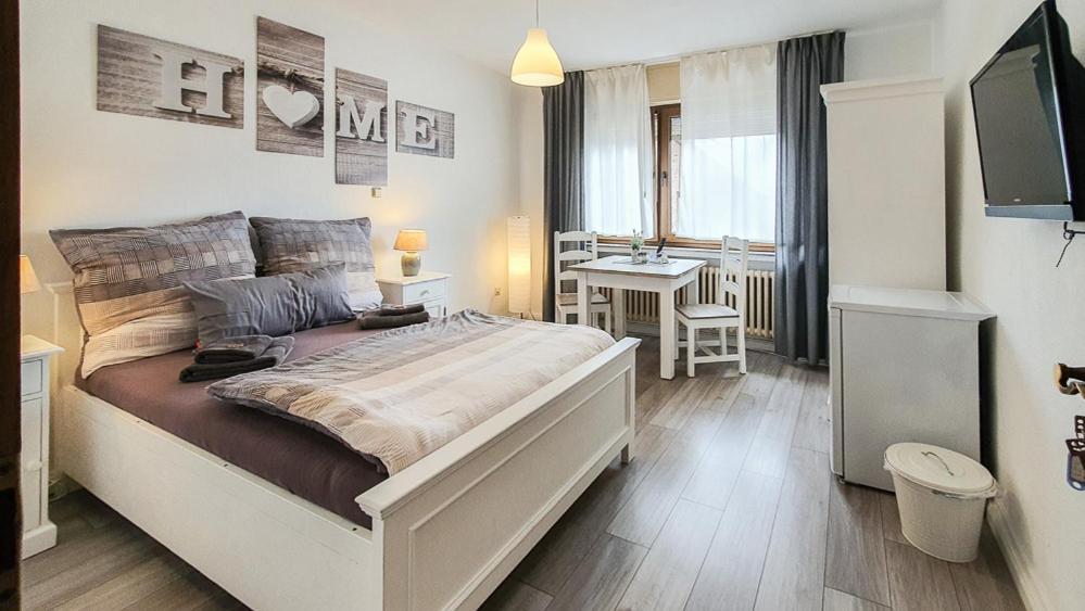Friendly Home - Klinkerhof Bornheim  Buitenkant foto