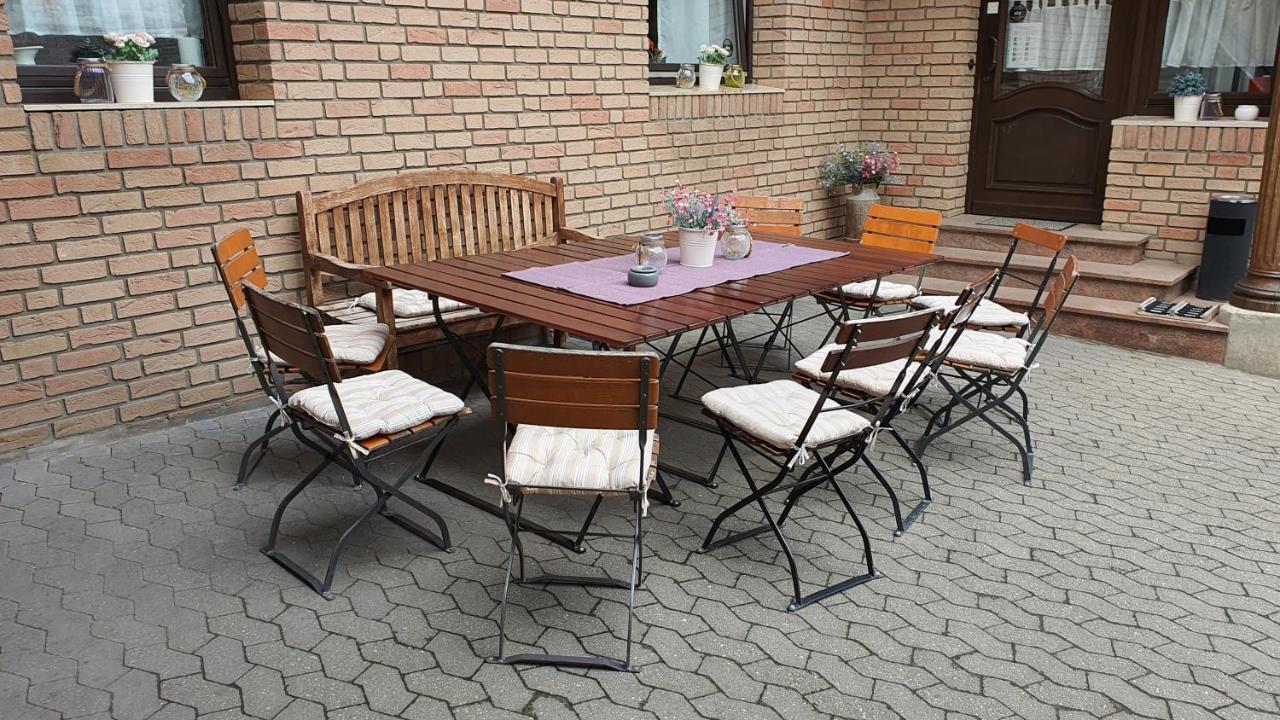 Friendly Home - Klinkerhof Bornheim  Buitenkant foto